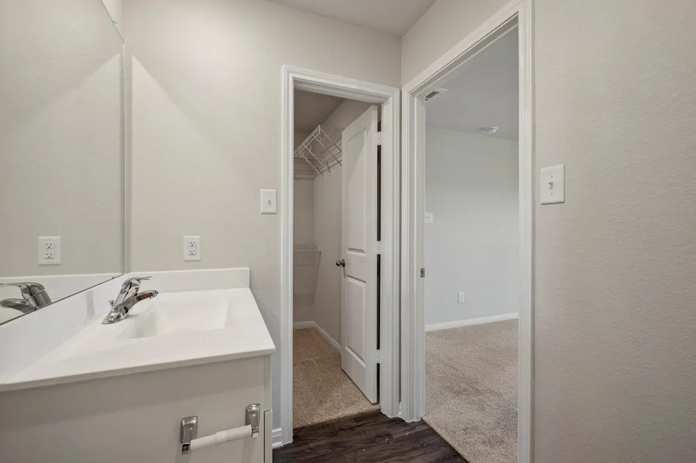 10430 Red Cardinal Drive Cleveland, TX 77328
