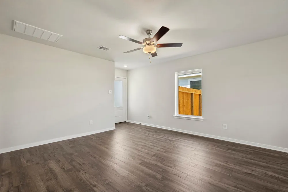 10430 Red Cardinal Drive Cleveland, TX 77328