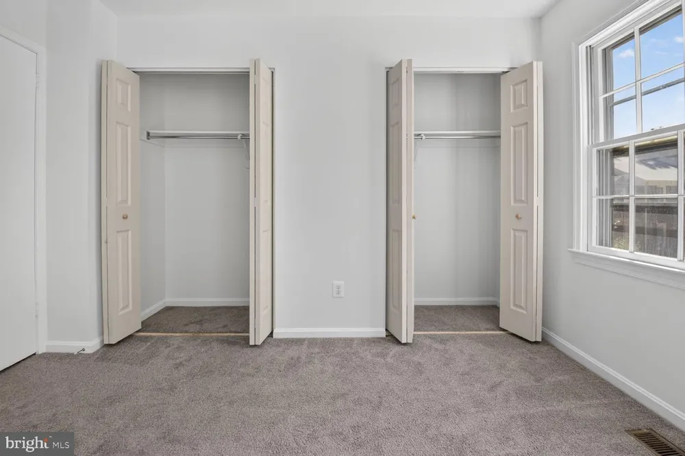 2155 POND VIEW COURT Reston, VA 20191