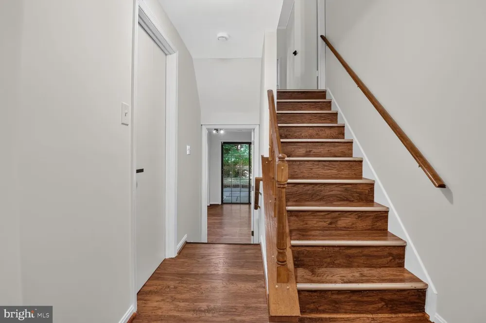 2155 POND VIEW COURT Reston, VA 20191