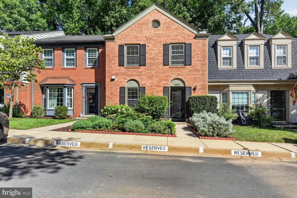 2155 POND VIEW COURT Reston, VA 20191