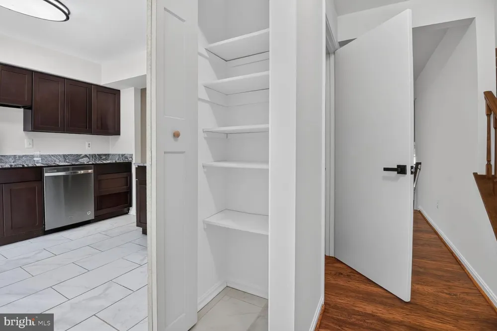 2155 POND VIEW COURT Reston, VA 20191