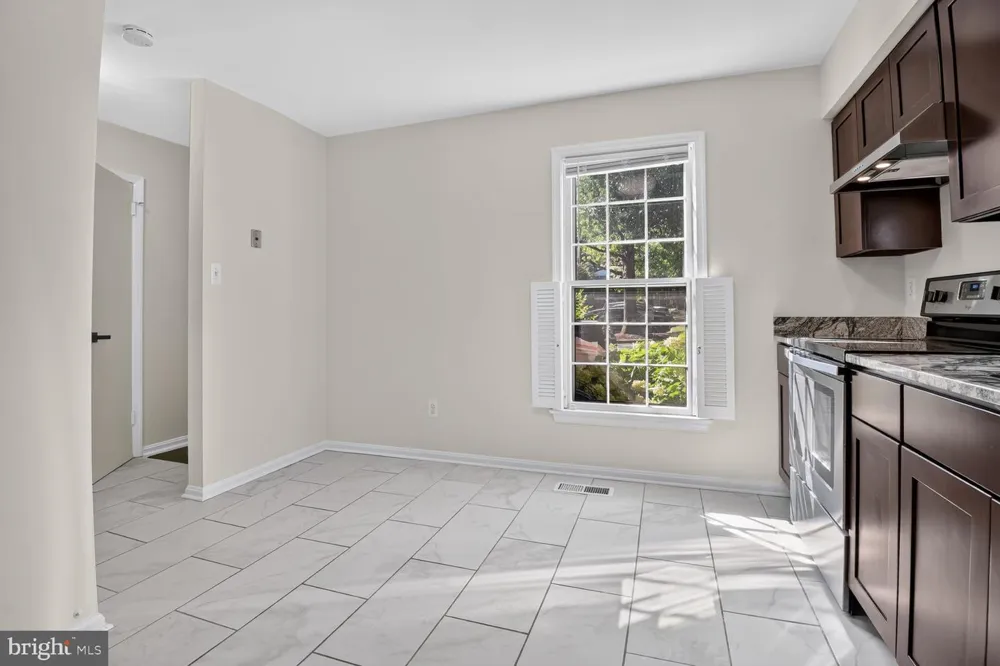 2155 POND VIEW COURT Reston, VA 20191