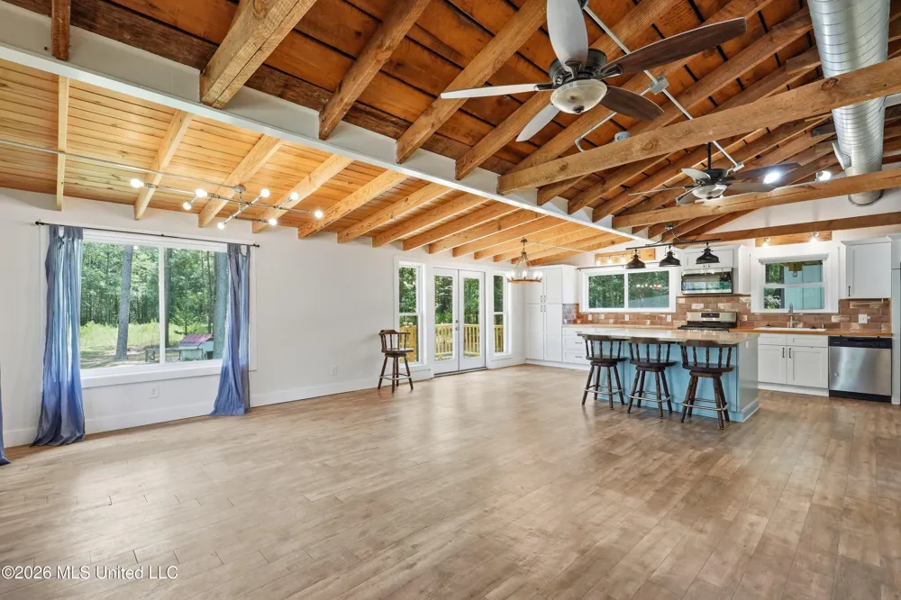 199 Easy Street Braxton, MS 39044