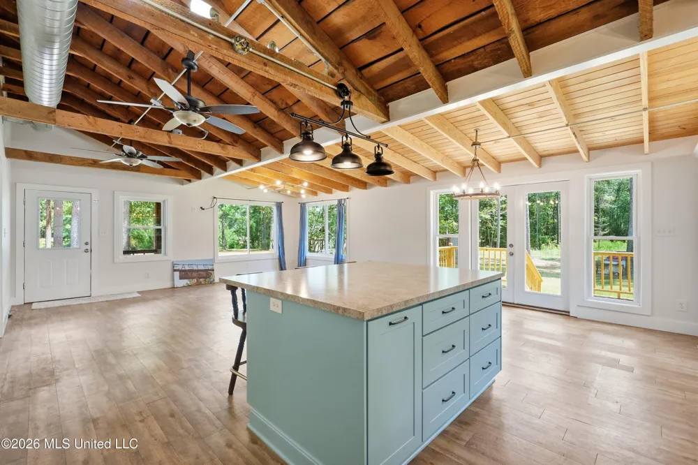 199 Easy Street Braxton, MS 39044