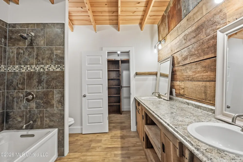 199 Easy Street Braxton, MS 39044