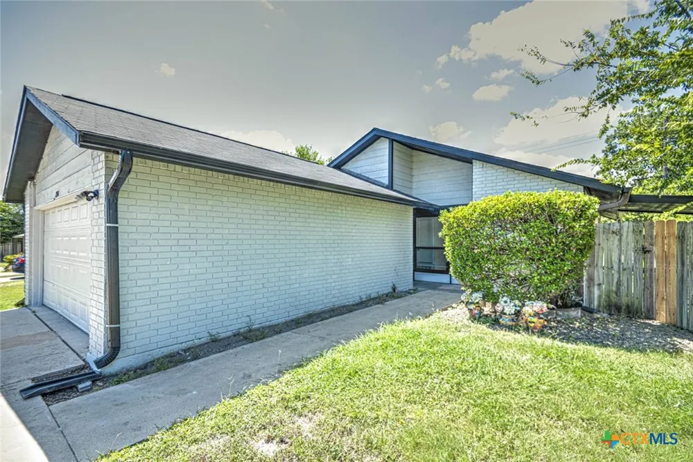2116 Coach Drive Killeen, TX 76543