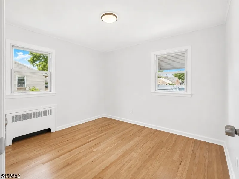 811 Hussa St Linden City, NJ 07036