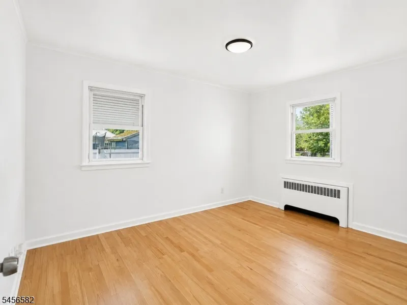 811 Hussa St Linden City, NJ 07036