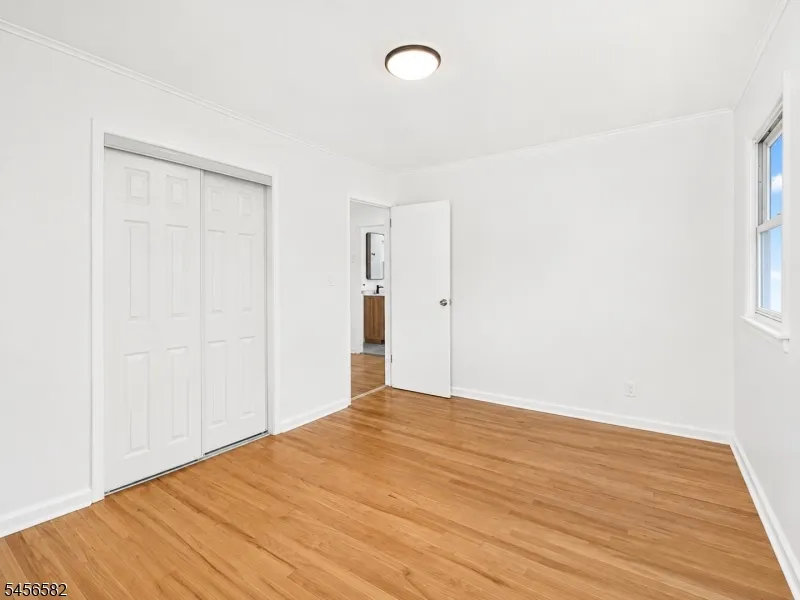 811 Hussa St Linden City, NJ 07036