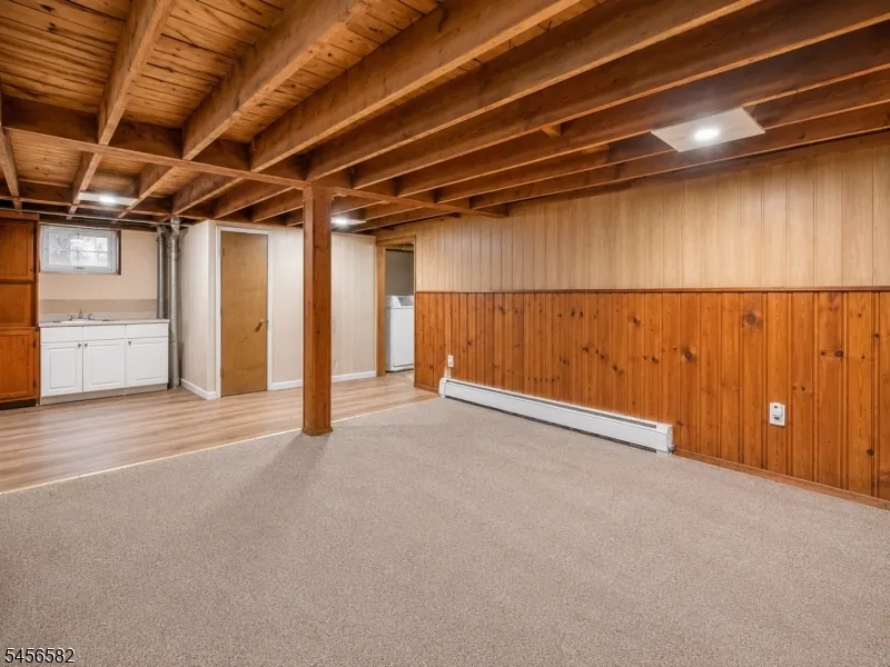 811 Hussa St Linden City, NJ 07036