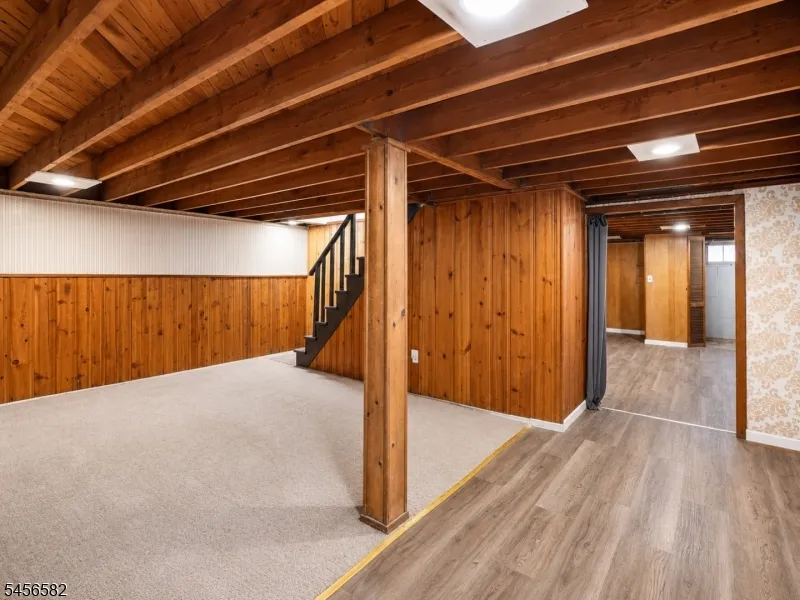 811 Hussa St Linden City, NJ 07036