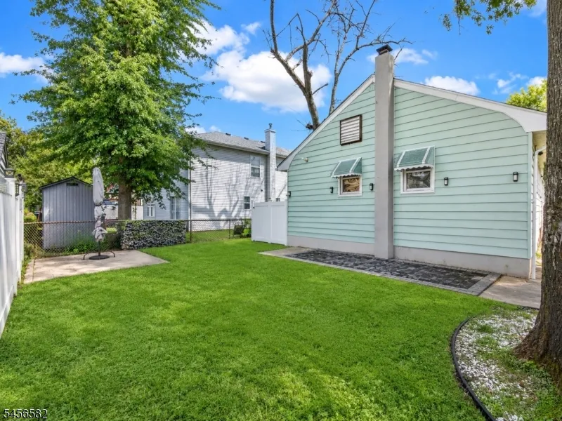 811 Hussa St Linden City, NJ 07036