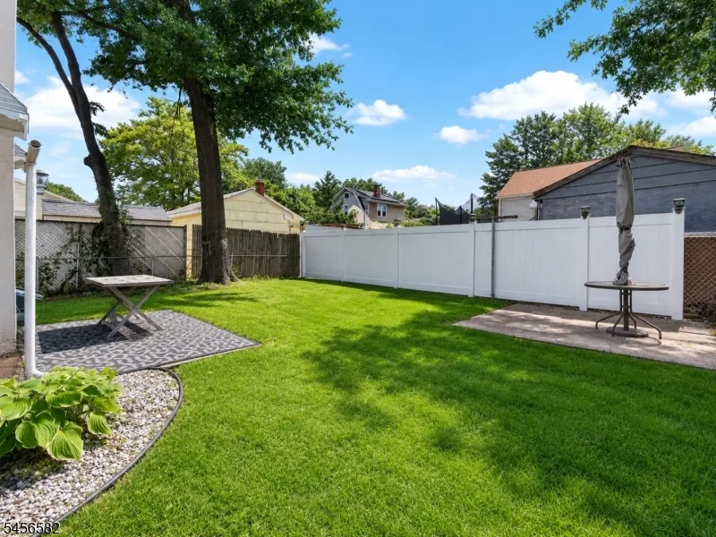 811 Hussa St Linden City, NJ 07036