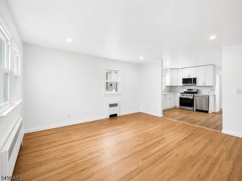 811 Hussa St Linden City, NJ 07036