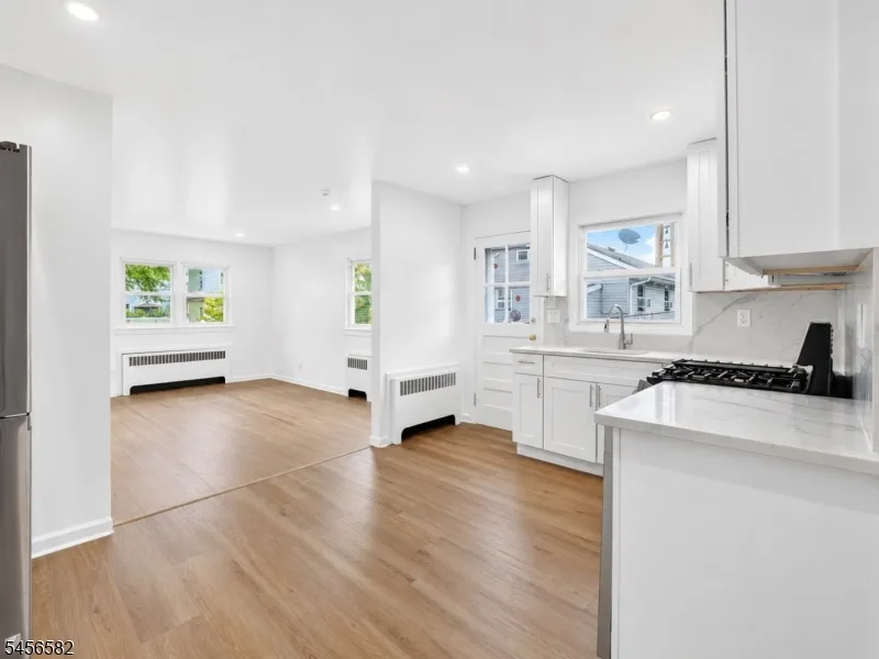811 Hussa St Linden City, NJ 07036