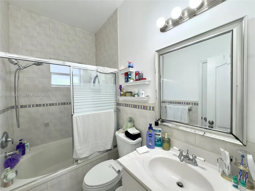 3047 Center St #7 Miami, FL 33133