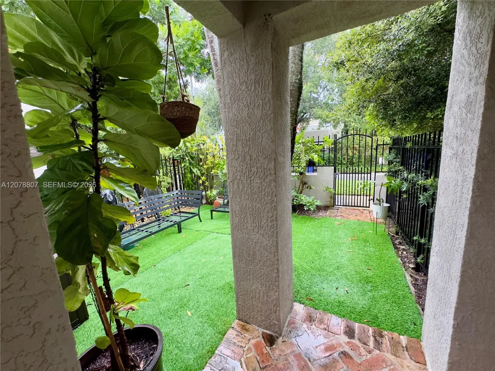 3047 Center St #7 Miami, FL 33133