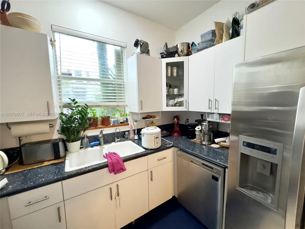3047 Center St #7 Miami, FL 33133