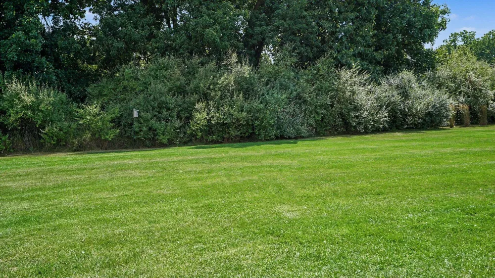 5725 Trail Side Lane Hamburg Township, MI 48189
