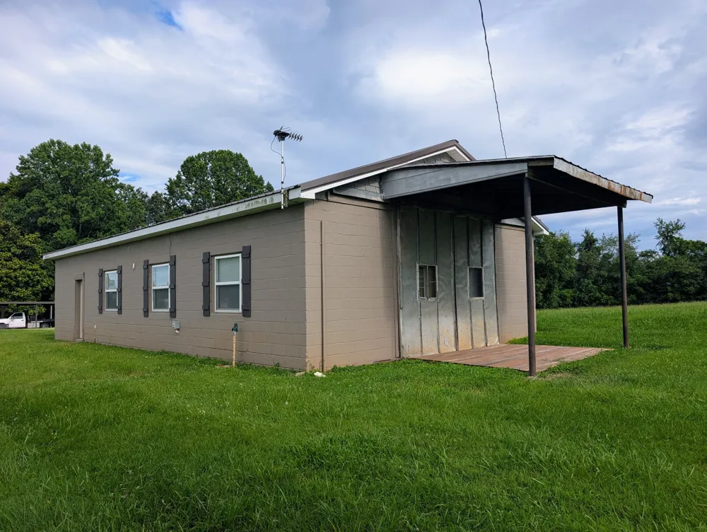 649 Blair Pond Rd Winchester, TN 37398