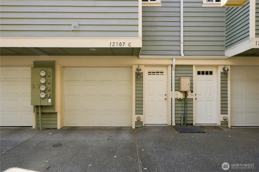 12307 10th Place NE #Unit C Seattle, WA 98125