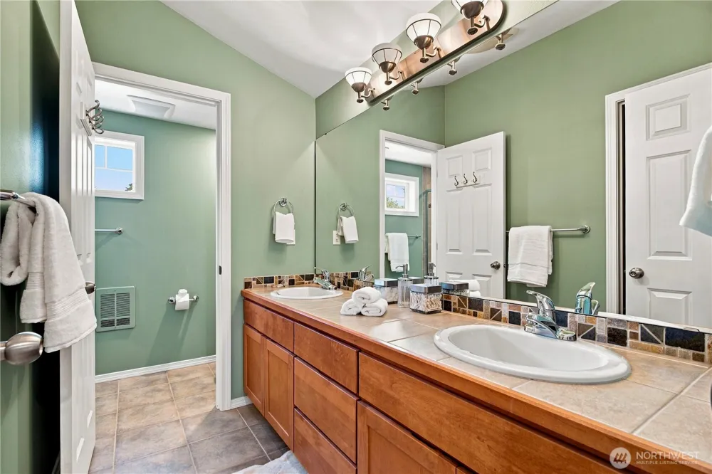 12307 10th Place NE #Unit C Seattle, WA 98125