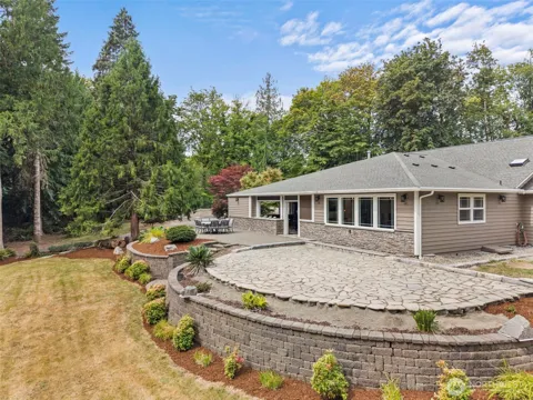 3301 Gravelly Beach Loop NW