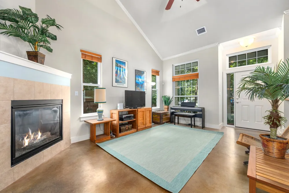 4413 Barrow Avenue Austin, TX 78751