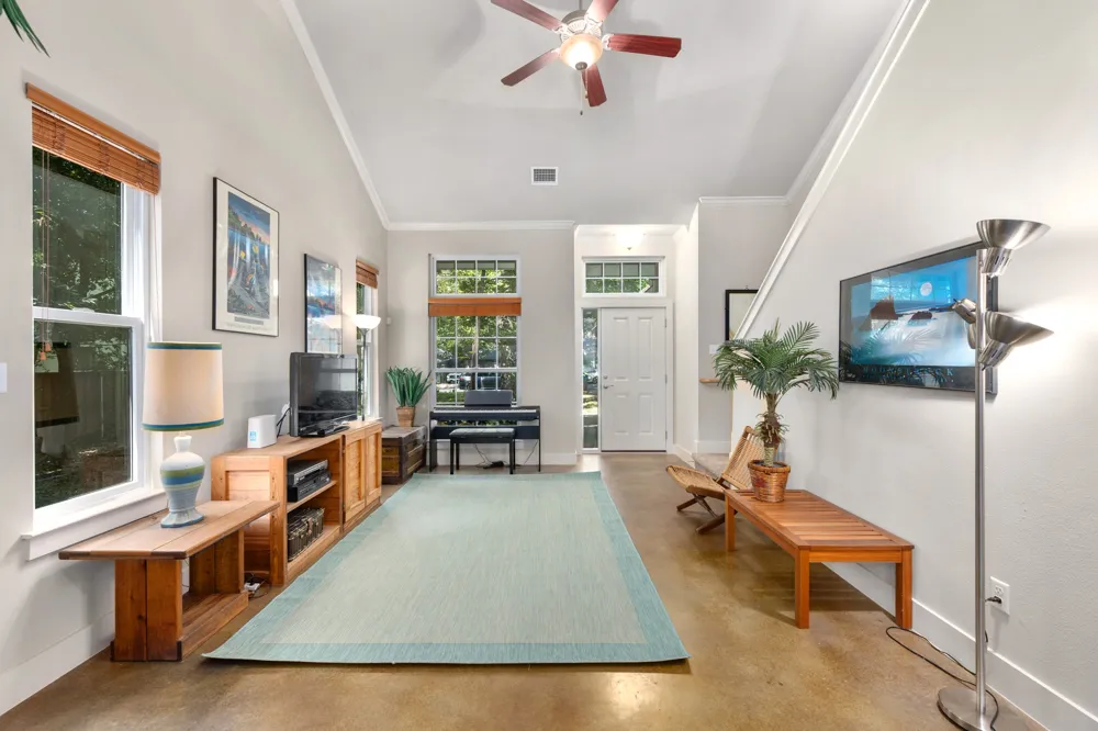 4413 Barrow Avenue Austin, TX 78751