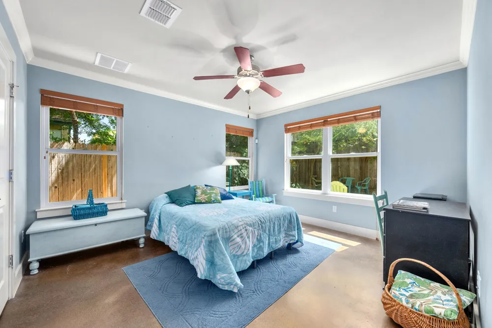 4413 Barrow Avenue Austin, TX 78751