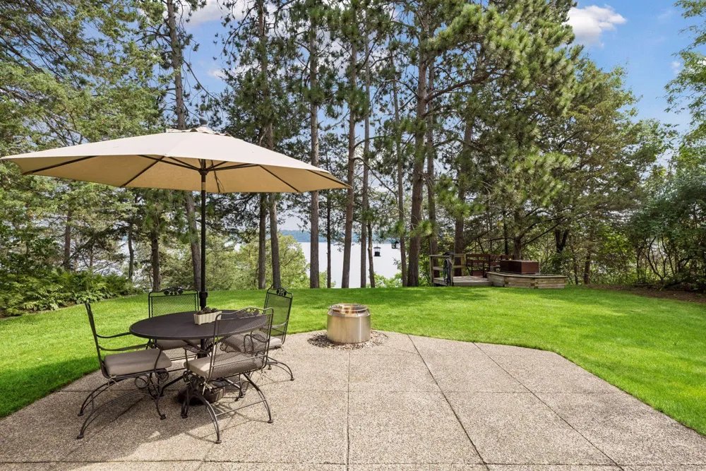 983 Quentin Avenue S Lakeland, MN 55043