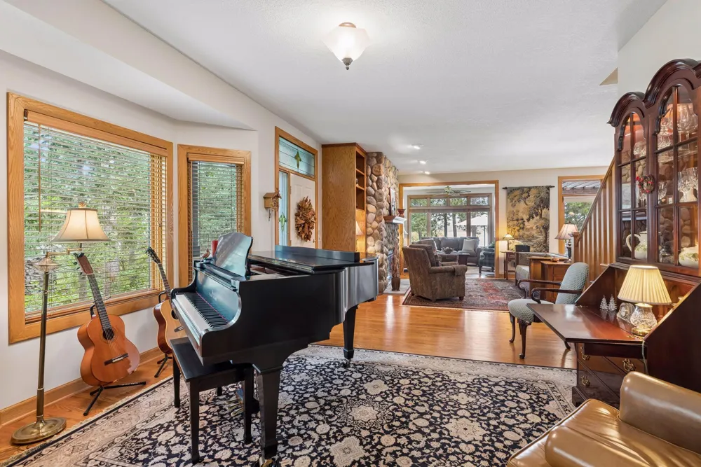 983 Quentin Avenue S Lakeland, MN 55043