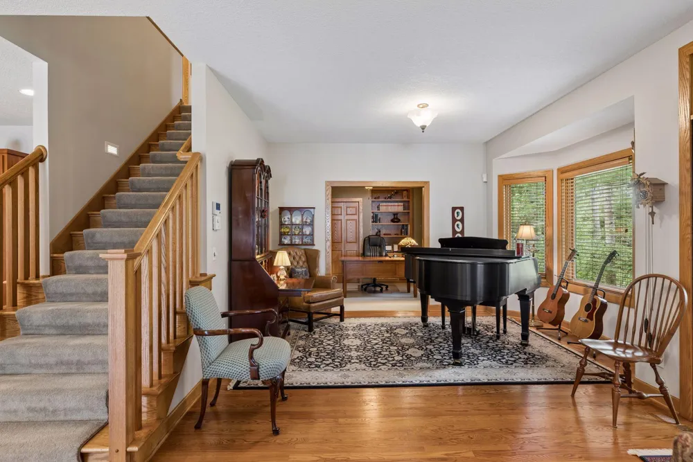 983 Quentin Avenue S Lakeland, MN 55043