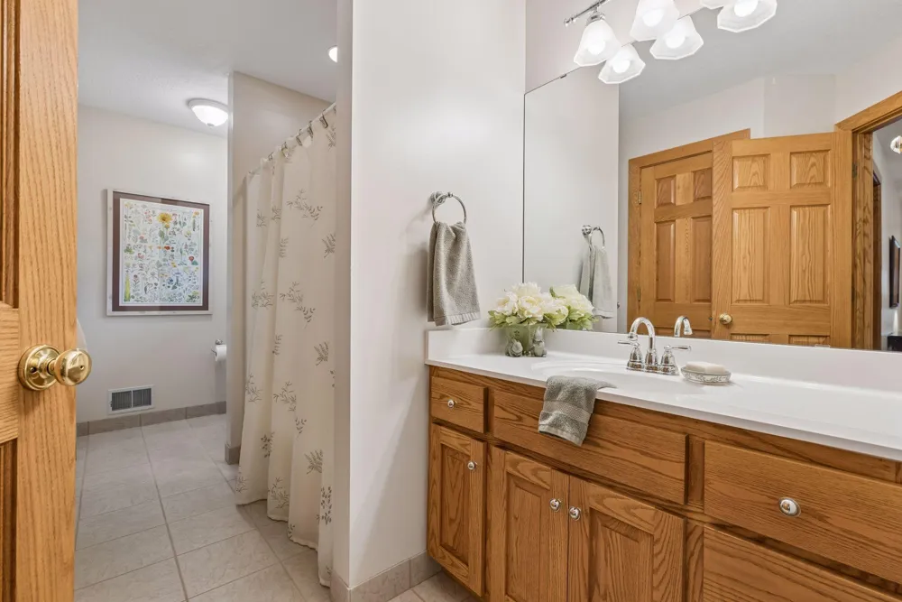 983 Quentin Avenue S Lakeland, MN 55043
