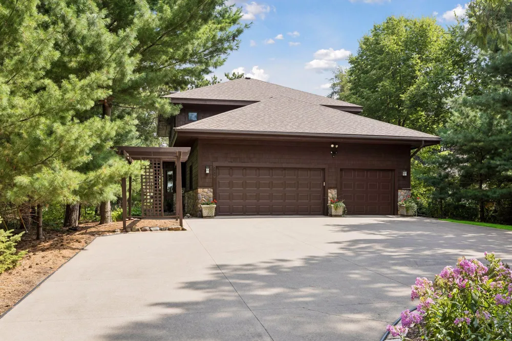 983 Quentin Avenue S Lakeland, MN 55043
