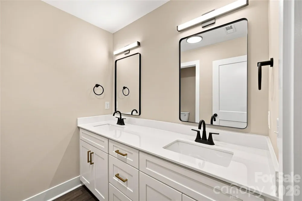 2211 W Seventh Avenue Gastonia, NC 28052
