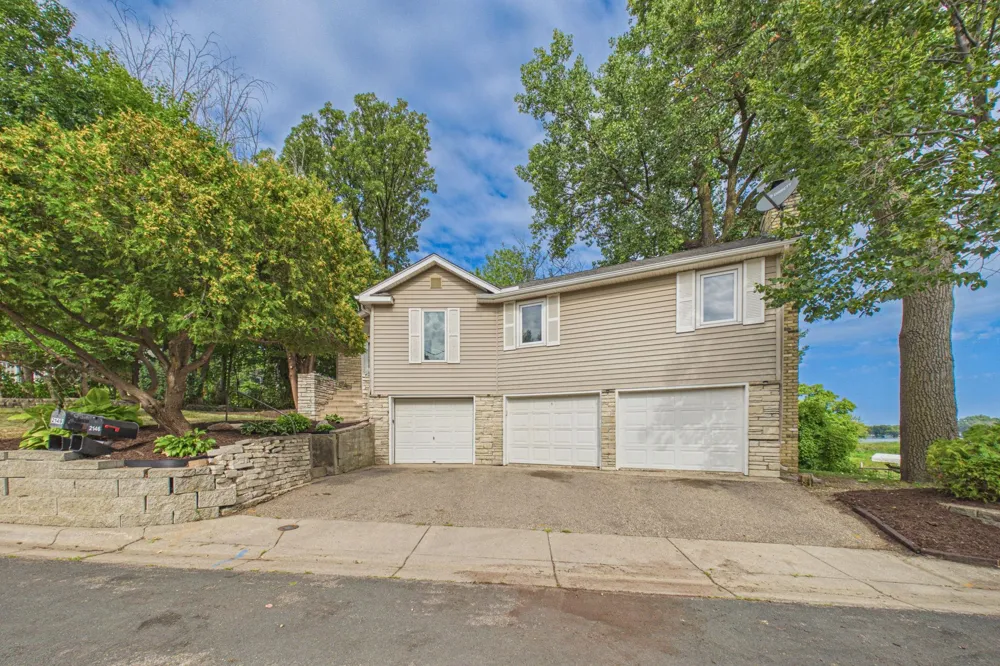 2149 Cardinal Lane Mound, MN 55364