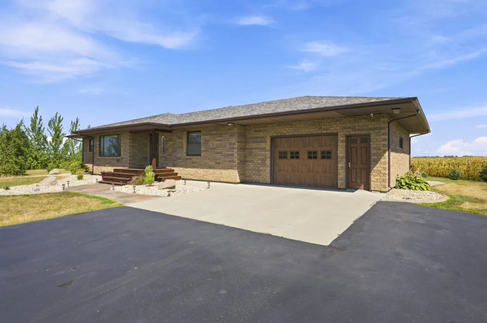 7030 110th Avenue S Sabin, MN 56580