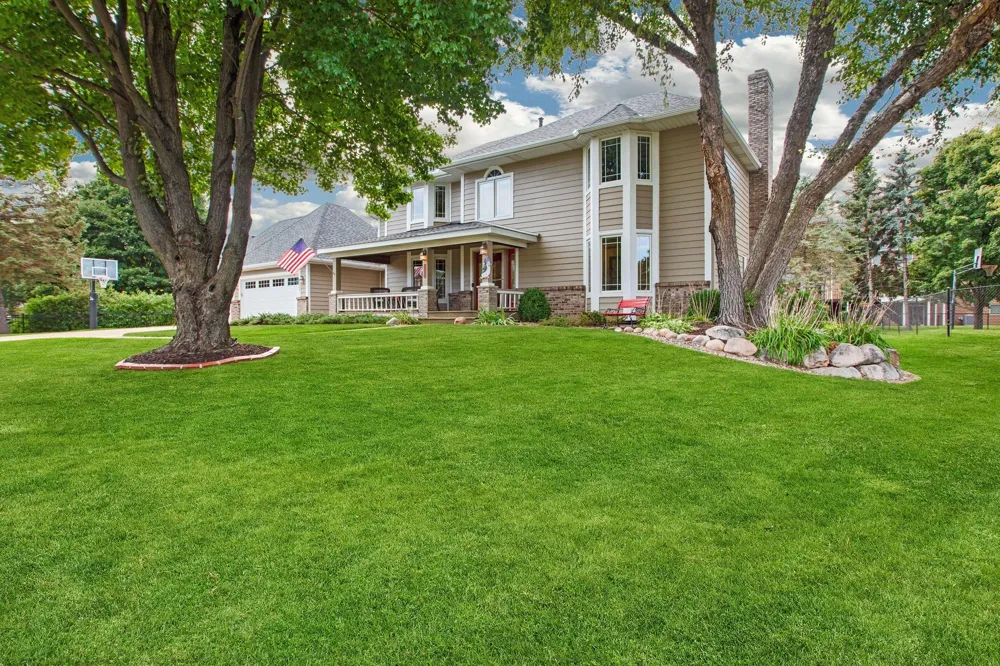 9224 Cornell Road Woodbury, MN 55125