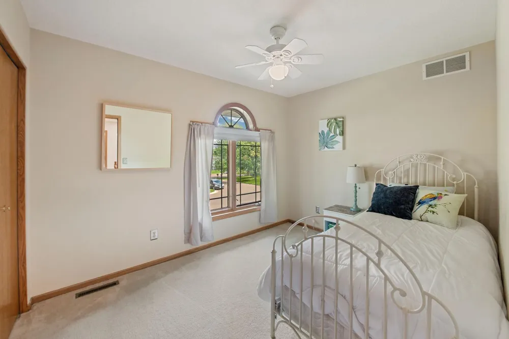 9224 Cornell Road Woodbury, MN 55125