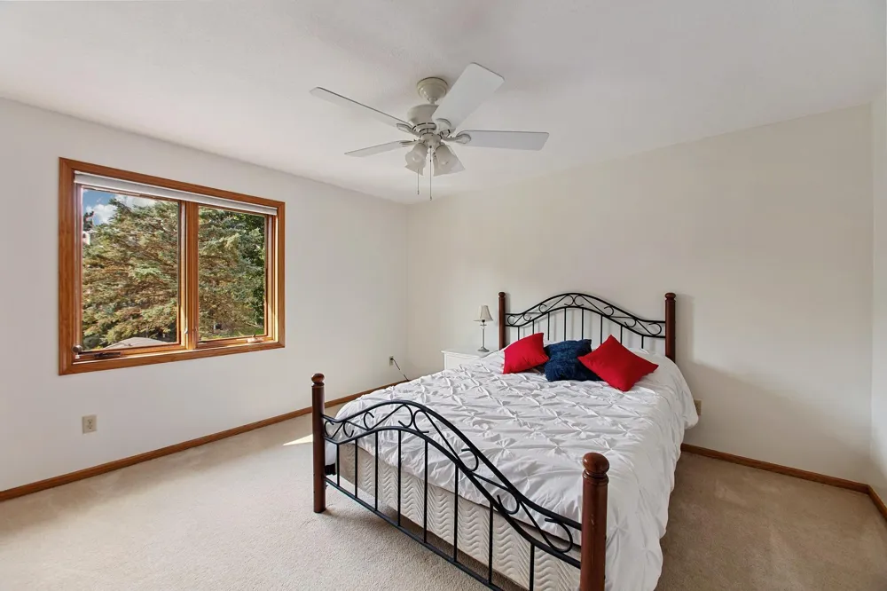 9224 Cornell Road Woodbury, MN 55125