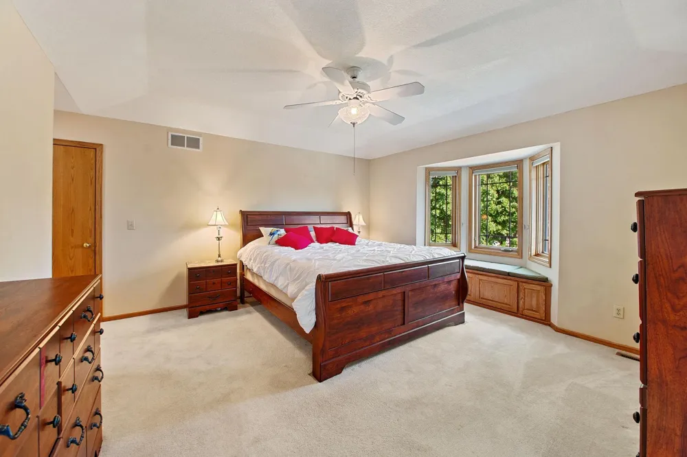 9224 Cornell Road Woodbury, MN 55125