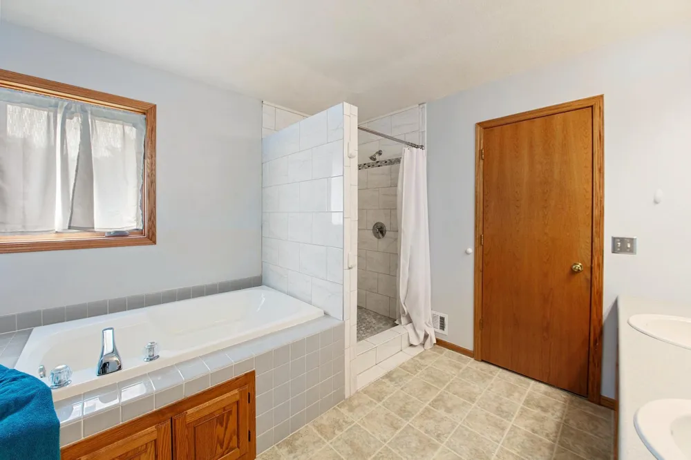 9224 Cornell Road Woodbury, MN 55125