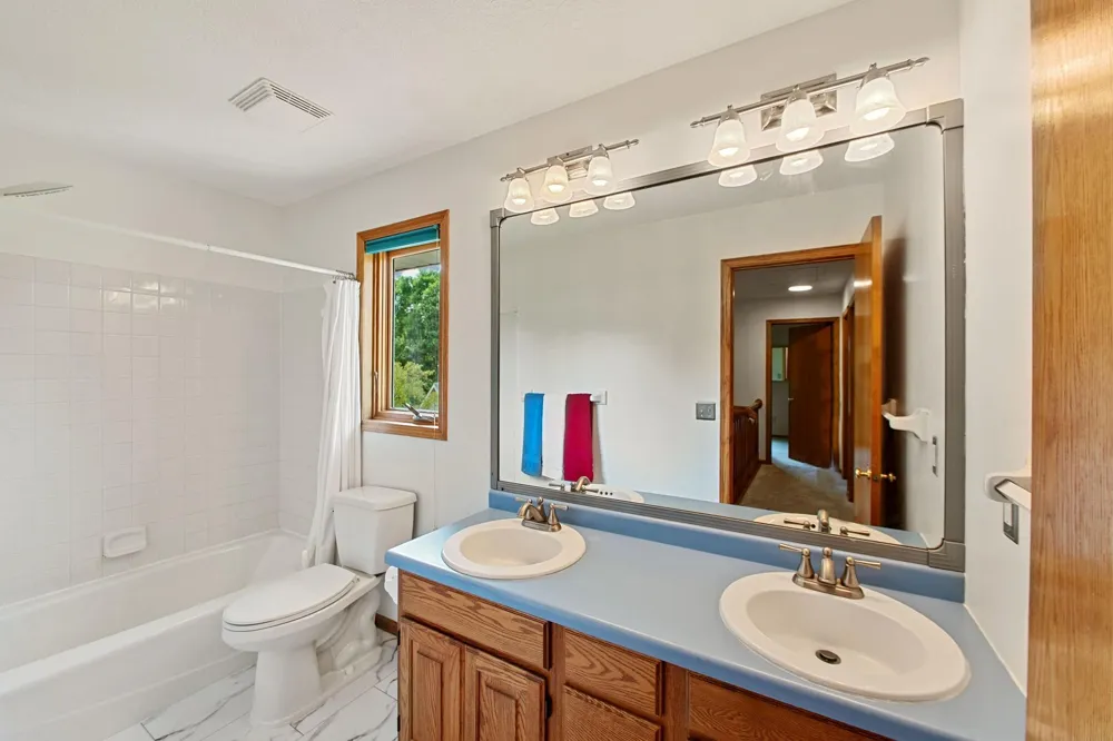 9224 Cornell Road Woodbury, MN 55125