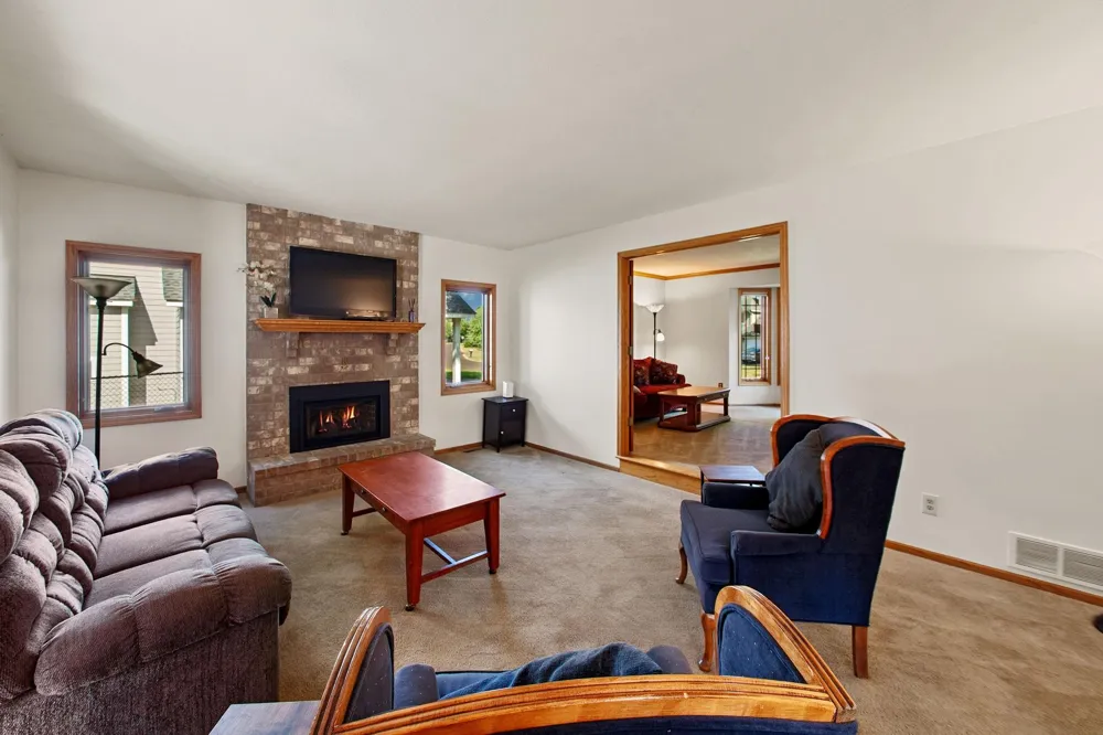 9224 Cornell Road Woodbury, MN 55125