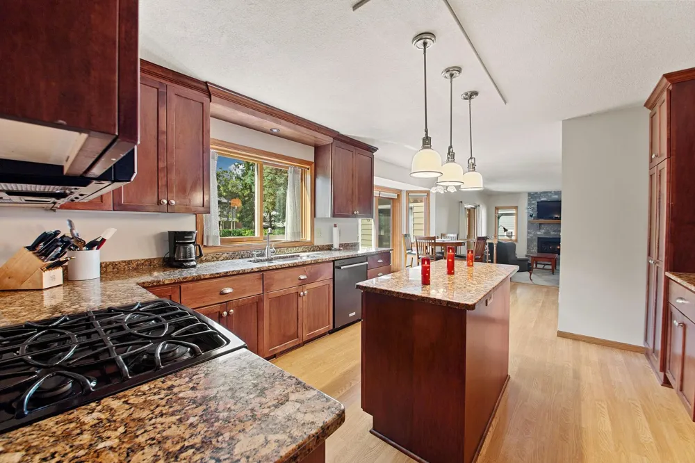9224 Cornell Road Woodbury, MN 55125