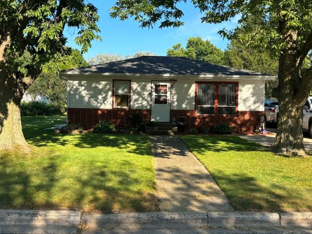 128 S Morrison Avenue Jackson, MN 56143