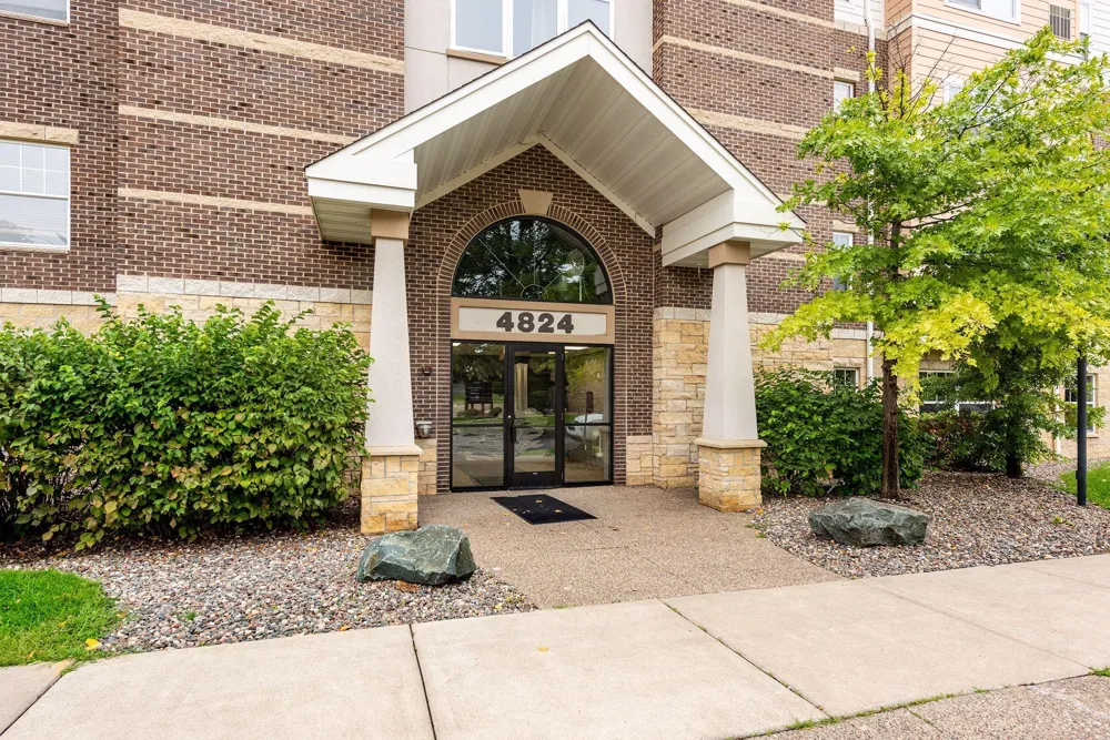 4824 E 53rd Street #307 Minneapolis, MN 55417