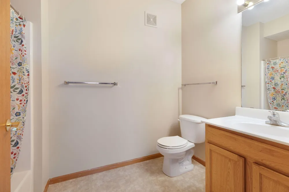 4824 E 53rd Street #307 Minneapolis, MN 55417